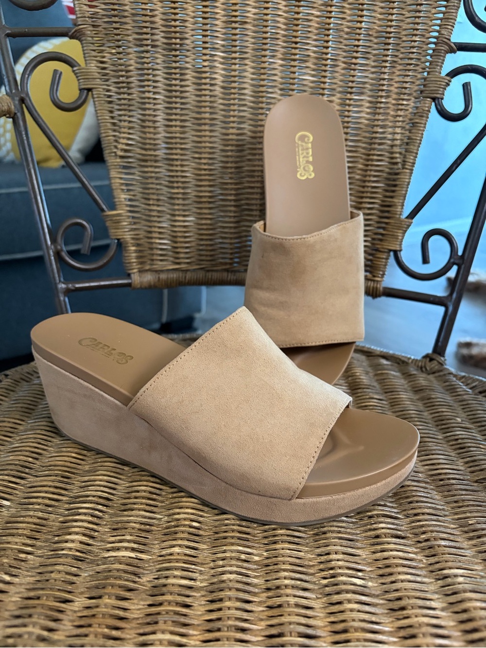 Carlos by Carlos Santana Sandals Sz 9 Suede Wedge Sandals Beige